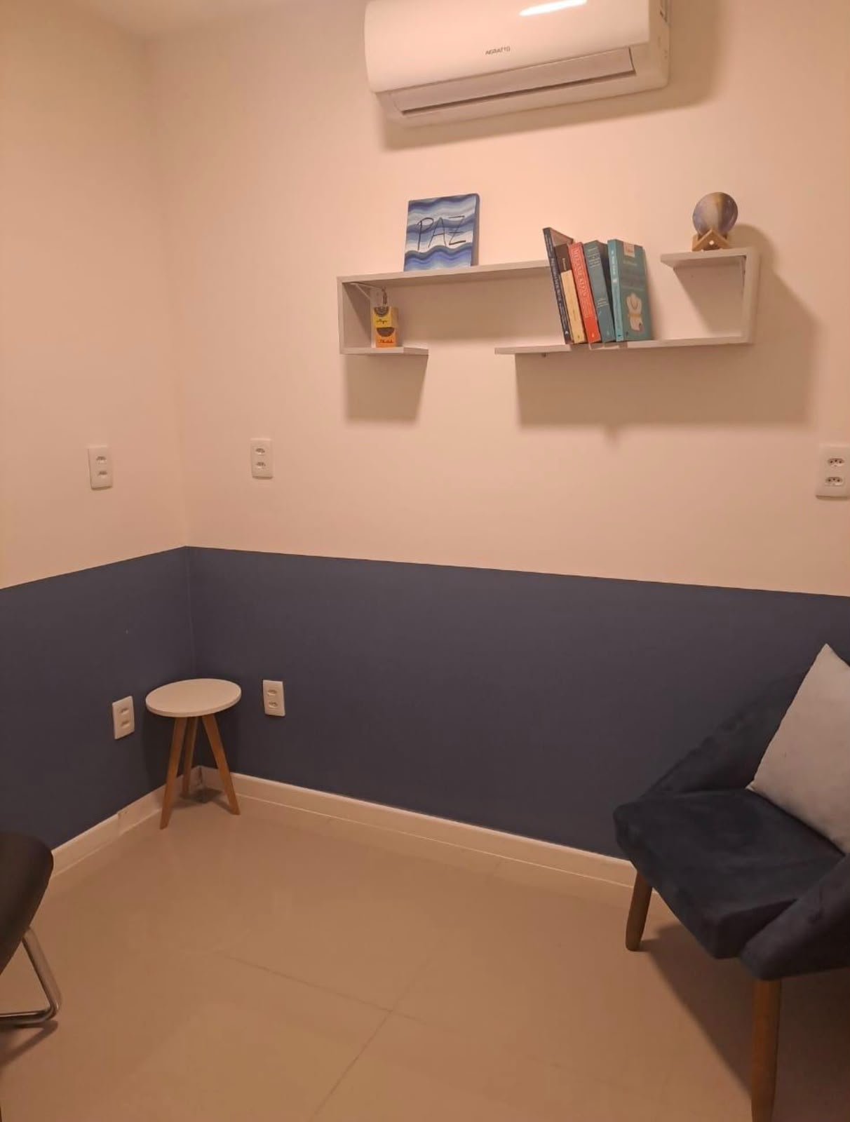 Sala de atendimento com poltrona da Clínica VivAzul